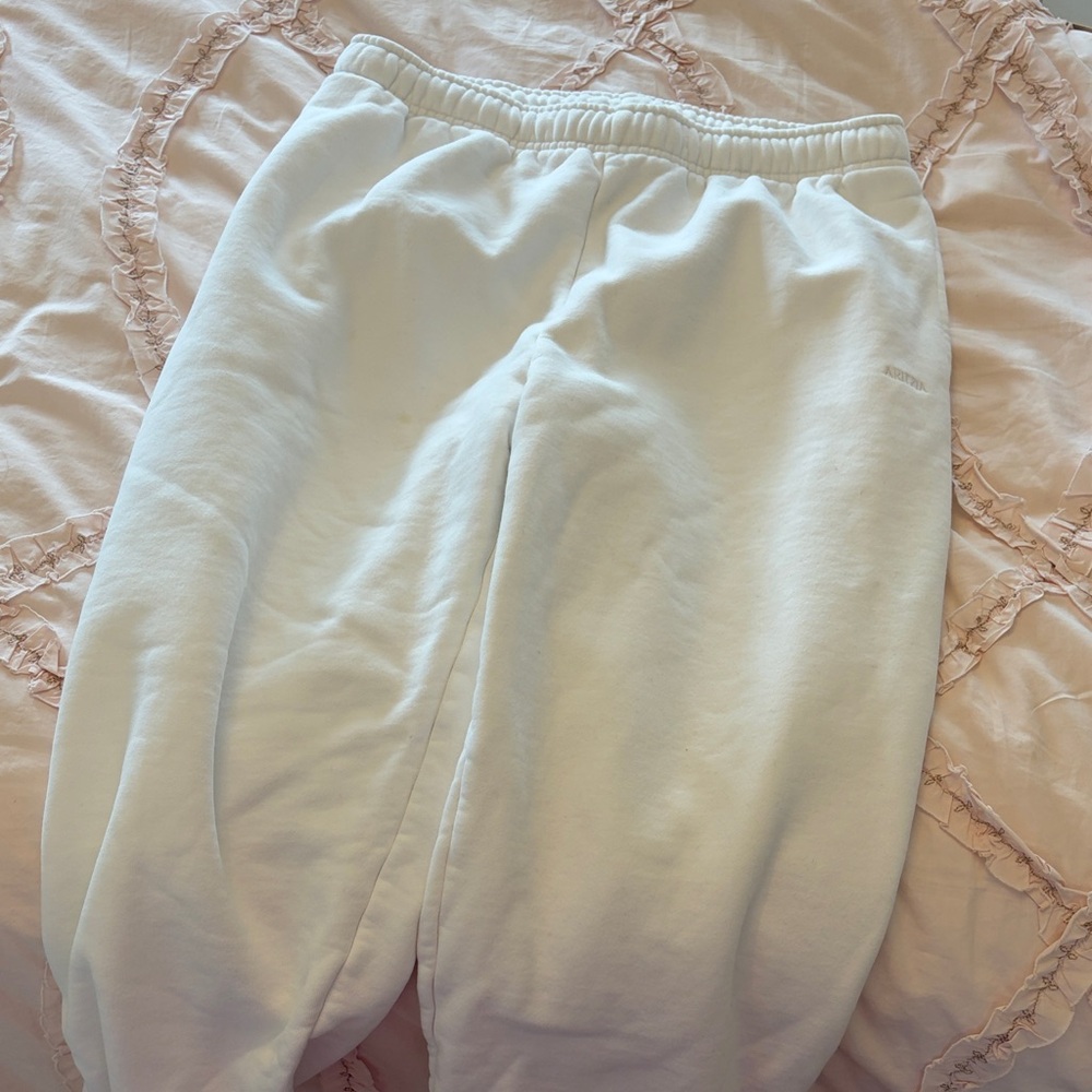 Aritzia cozyflrece mega fit
